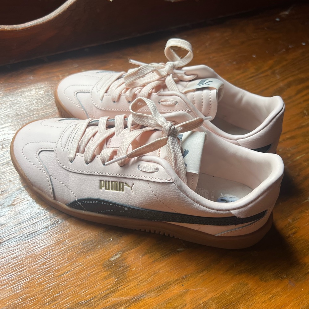Puma Womens Pink Sneakers